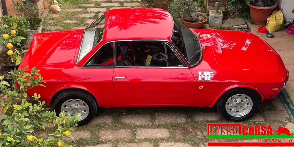 lancia-fulvia-16-hf-2-serie-3 Lancia Fulvia Coupè 1.6 HF 2°serie. Carrozzeria recentemente restaurata, con cofani e porte in alluminio. Meccanica conservata. A corredo della vettura vengono fornite tutte le parti originali.