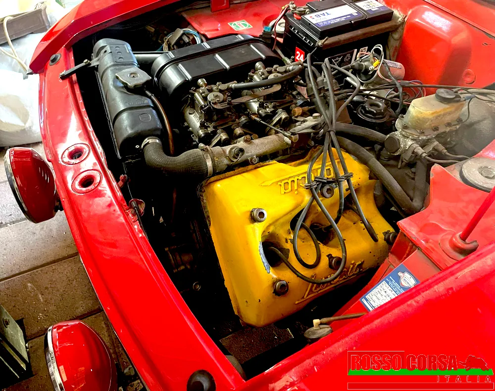 lancia-fulvia-16-hf-2-serie-4 Lancia Fulvia Coupè 1.6 HF 2°serie. Carrozzeria recentemente restaurata, con cofani e porte in alluminio. Meccanica conservata. A corredo della vettura vengono fornite tutte le parti originali.