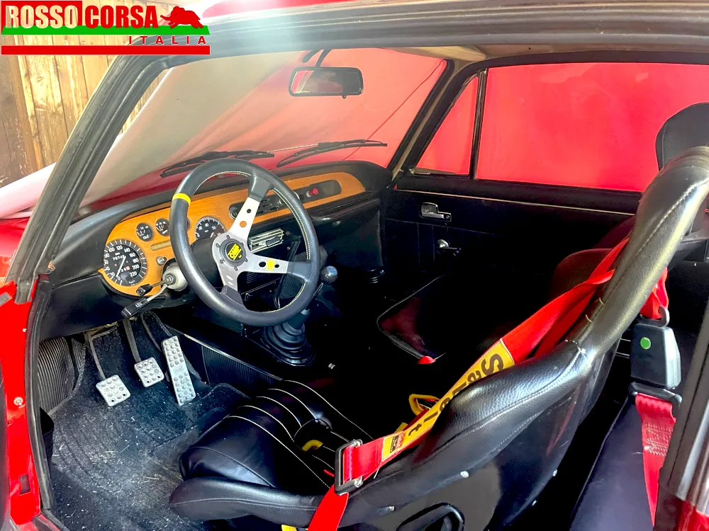 lancia-fulvia-16-hf-2-serie-5 Lancia Fulvia Coupè 1.6 HF 2°serie. Carrozzeria recentemente restaurata, con cofani e porte in alluminio. Meccanica conservata. A corredo della vettura vengono fornite tutte le parti originali.