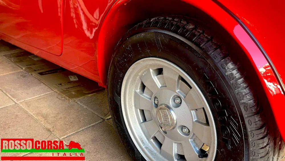 lancia-fulvia-16-hf-2-serie-7 Lancia Fulvia Coupè 1.6 HF 2°serie. Carrozzeria recentemente restaurata, con cofani e porte in alluminio. Meccanica conservata. A corredo della vettura vengono fornite tutte le parti originali.