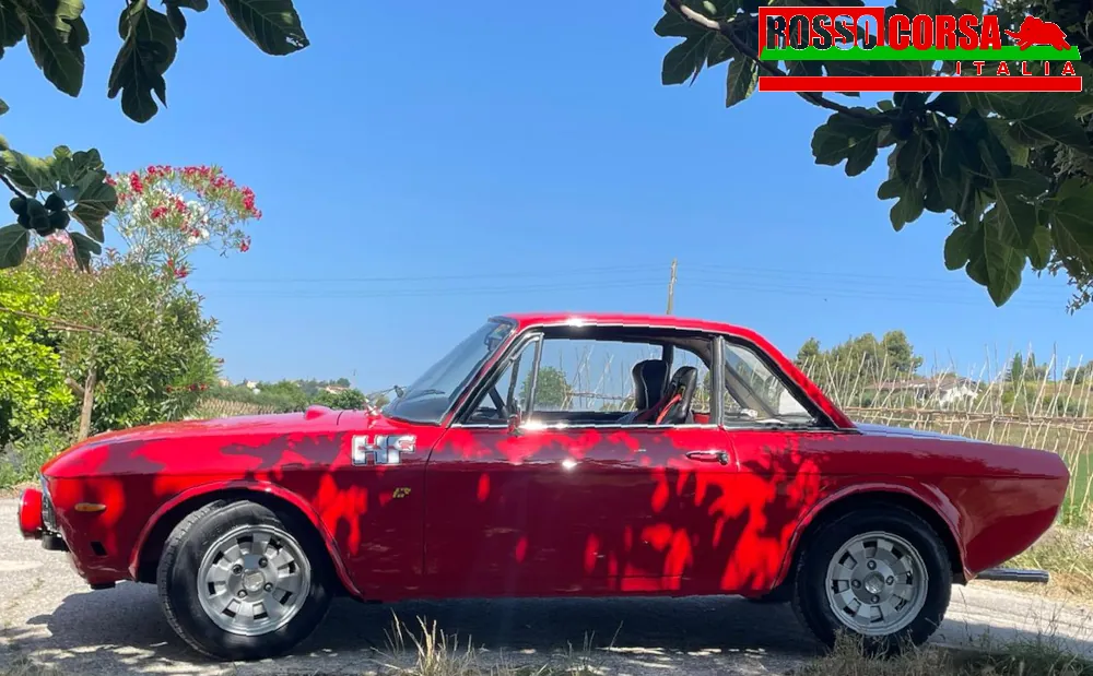 lancia-fulvia-16-hf-2-serie-8 Lancia Fulvia Coupè 1.6 HF 2°serie. Carrozzeria recentemente restaurata, con cofani e porte in alluminio. Meccanica conservata. A corredo della vettura vengono fornite tutte le parti originali.