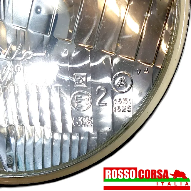 Gruppo ottico anteriore centrale Fulvia 1°serie. Originale Carello, usato ottime condizioni. Dettaglio scritte faro