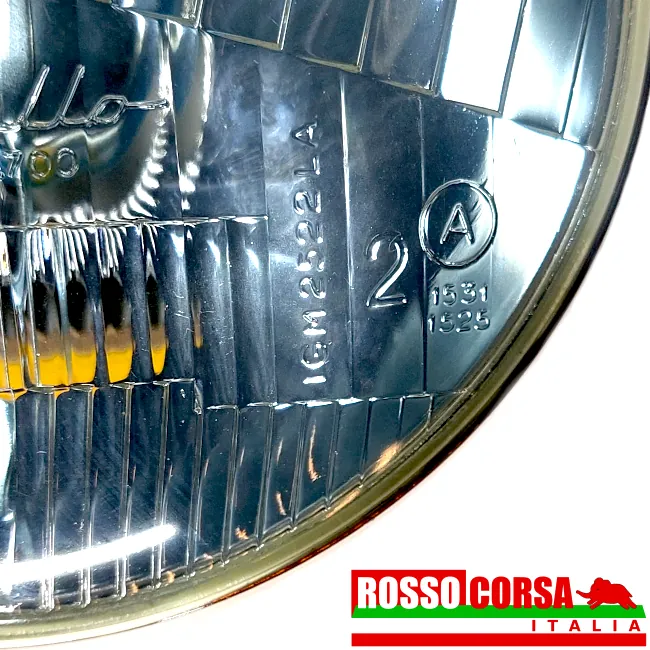 Gruppo ottico anteriore laterale Fulvia 1°serie. Originale Carello, usato ottime condizioni. Dettaglio scritte faro